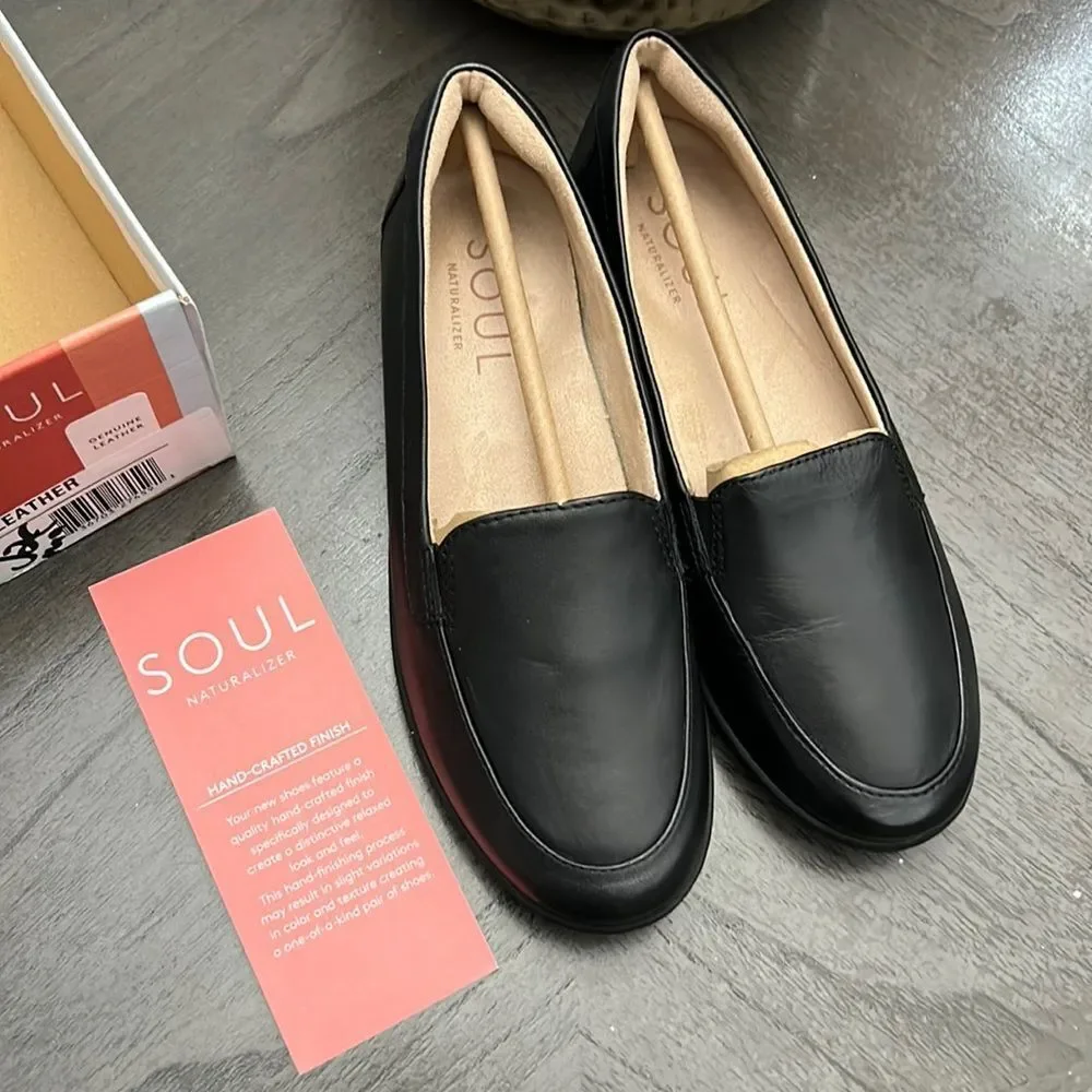 Naturalizer Kacy Leather Slip-On Loafer (WIDE) - Picture 3 of 11